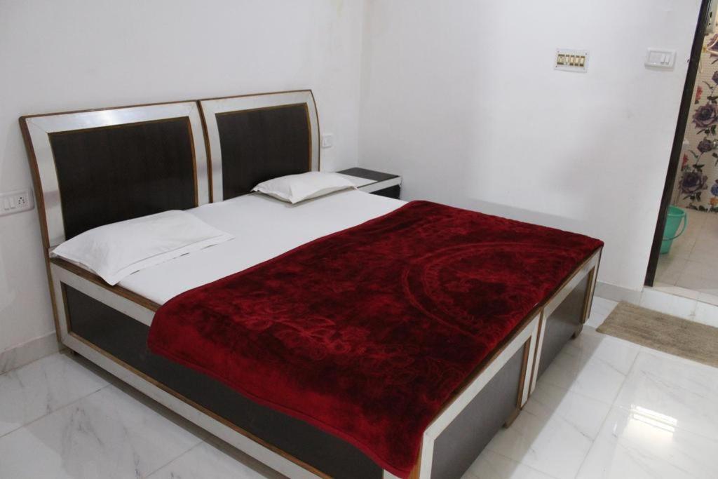 Couple Friendly Hotel - Sunset Orchha Exteriér fotografie